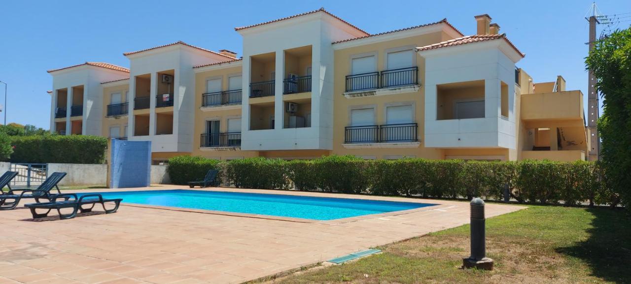 Apartamento Piscina 5 Minutos Praia Alcantarilha Exterior photo