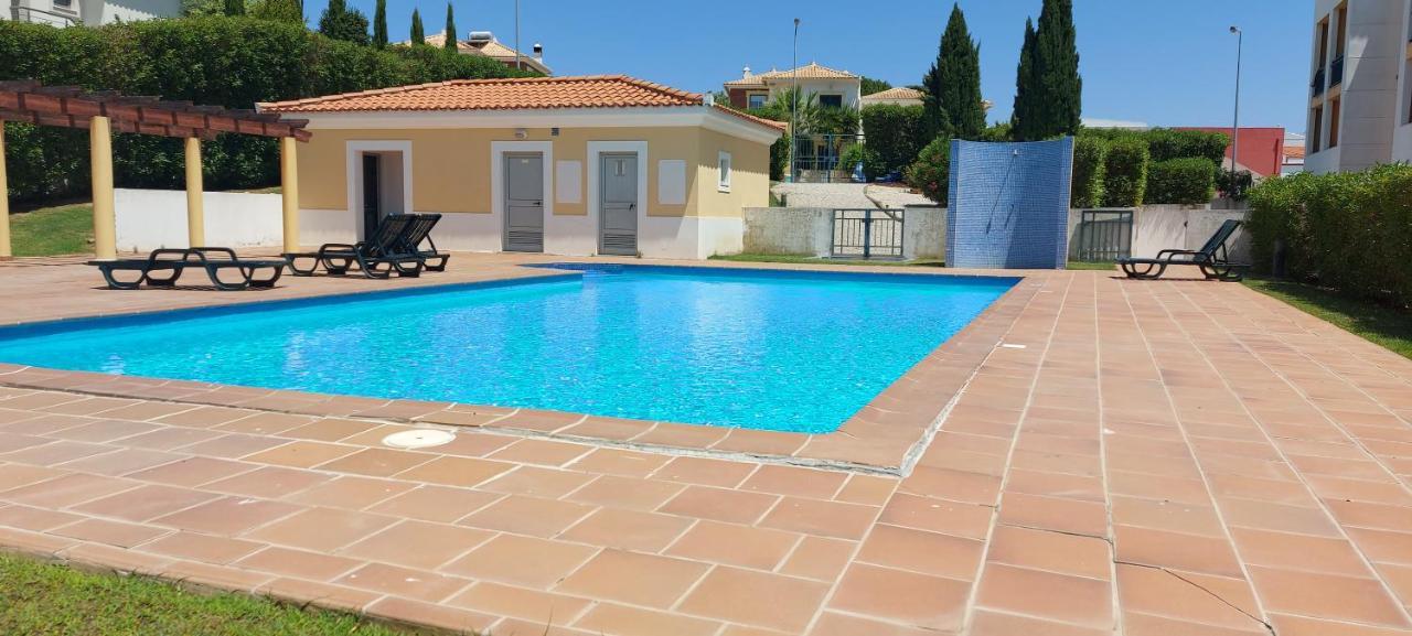 Apartamento Piscina 5 Minutos Praia Alcantarilha Exterior photo